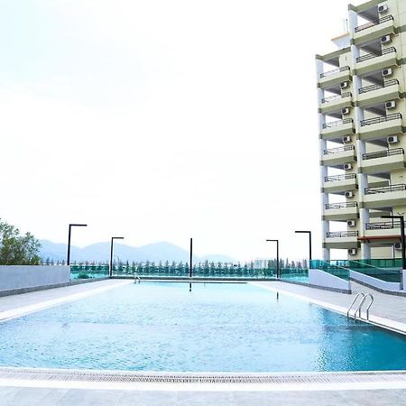 Marina Heights Seaview Resort Apartment II Lumut Exterior photo
